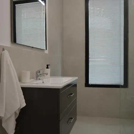 Luis Luxury * Sarandë